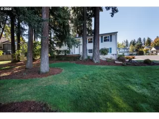 Photo #2: 24190423 Listing