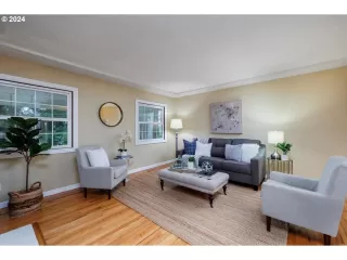 Photo #6: 24190423 Listing