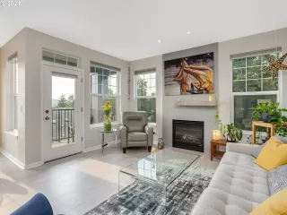 Photo #4: 24191028 Listing