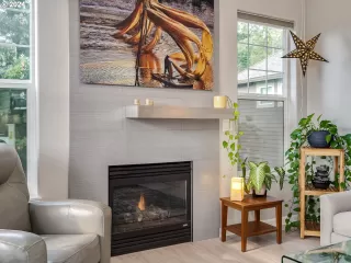 Photo #5: 24191028 Listing