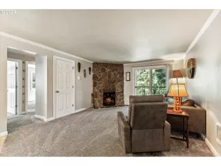 Photo #4: 24191166 Listing