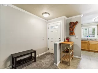 Photo #5: 24191166 Listing