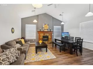 Photo #4: 24191557 Listing 