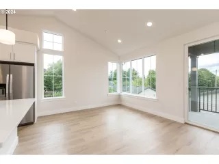 Photo #2: 24191726 Listing 