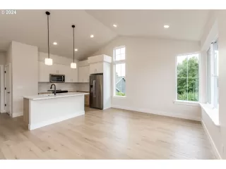 Photo #4: 24191726 Listing 