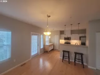 Photo #5: 24191980 Listing 