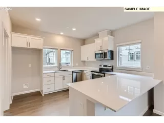 Photo #6: 24192788 Listing