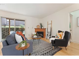 Photo #5: 24192921 Listing 