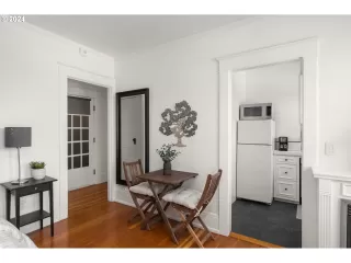 Photo #6: 24193831 Listing 