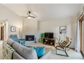 Photo #1: 24194546 Listing