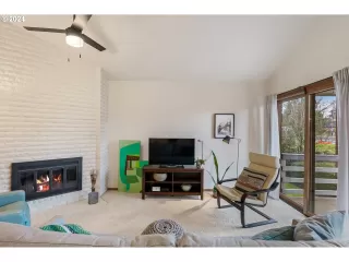 Photo #2: 24194546 Listing