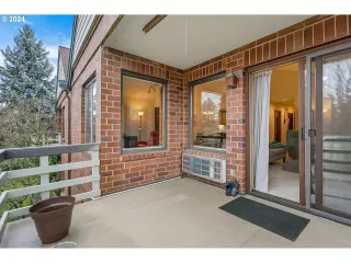 Photo #5: 24194546 Listing