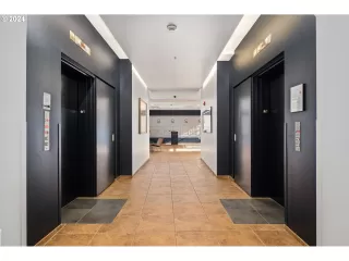 Photo #3: 24195064 Listing