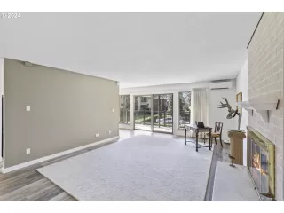 Photo #4: 24196292 Listing 