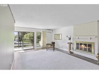 Photo #5: 24196292 Listing 