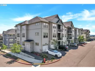 Photo #2: 24196815 Listing