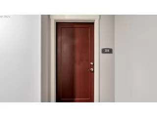 Photo #4: 24196815 Listing