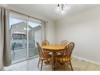 Photo #5: 24197898 Listing