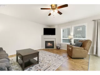 Photo #6: 24197898 Listing