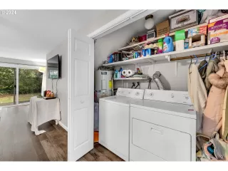 Photo #6: 24197911 Listing