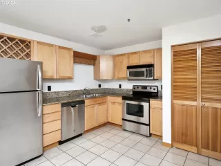 Photo #2: 24198100 Listing