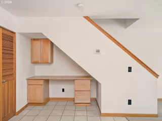 Photo #6: 24198100 Listing