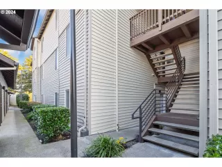 Photo #2: 24198114 Listing