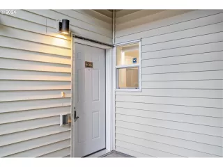 Photo #4: 24198114 Listing