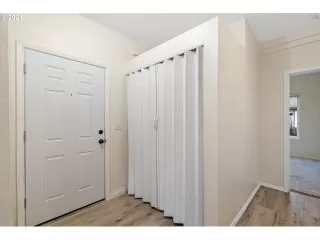 Photo #6: 24198114 Listing