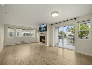 Photo #6: 24198568 Listing