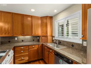 Photo #1: 24198615 Listing