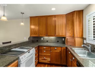 Photo #2: 24198615 Listing