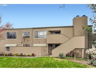 Photo #2: 24198931 Listing 