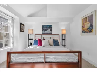 Photo #4: 24199448 Listing