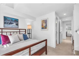 Photo #5: 24199448 Listing