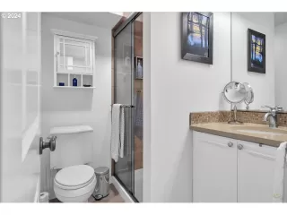 Photo #6: 24199448 Listing