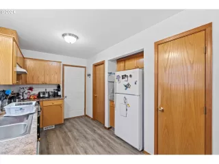 Photo #4: 24199768 Listing 