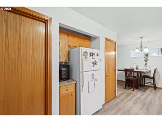 Photo #6: 24199768 Listing 