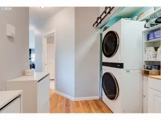 Photo #1: 24200403 Listing