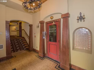 Photo #4: 24200977 Listing 