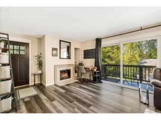 Photo #5: 24201152 Listing