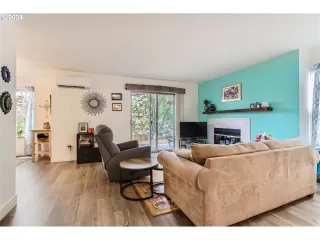 Photo #3: 24202028 Listing 