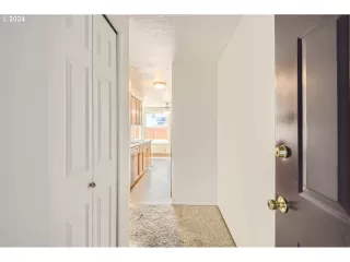 Photo #2: 24202058 Listing