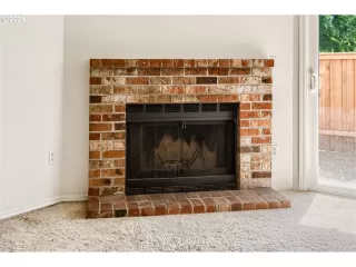 Photo #5: 24202058 Listing