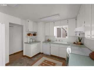 Photo #6: 24202597 Listing 