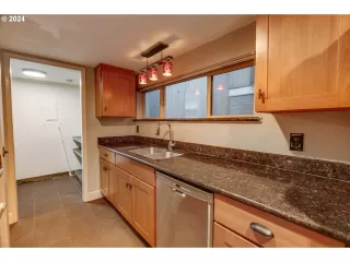 Photo #6: 24202840 Listing 