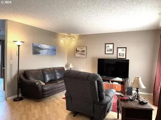 Photo #3: 24203482 Listing