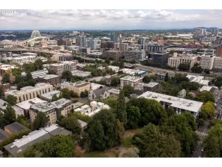 Photo #6: 24203507 Listing