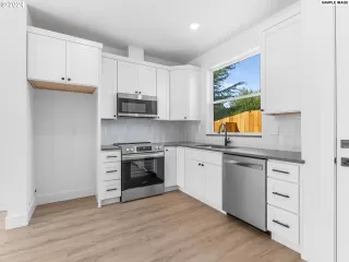 Photo #2: 24203844 Listing