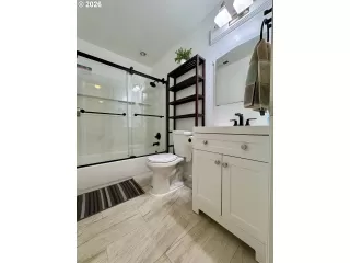 Photo #2: 242041806 Listing 